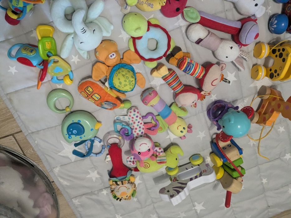 Дитячі іграшки для найменших)