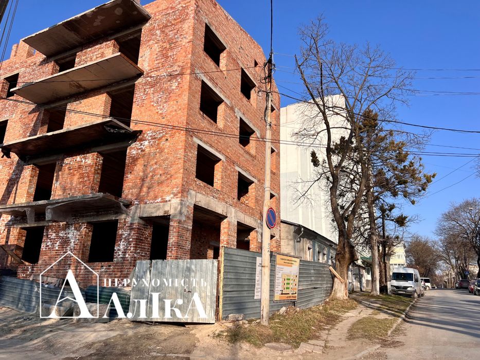 Продам велику 2-кімнатну квартиру в новобудові в центральній частині