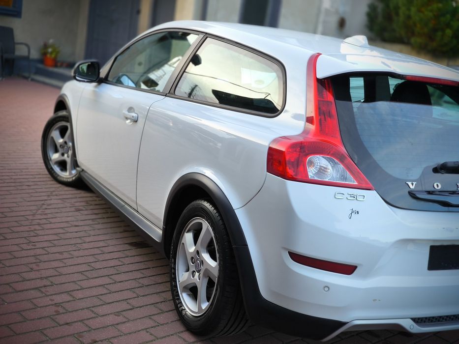 Volvo C30 - doskonały do taniej jazdy.
