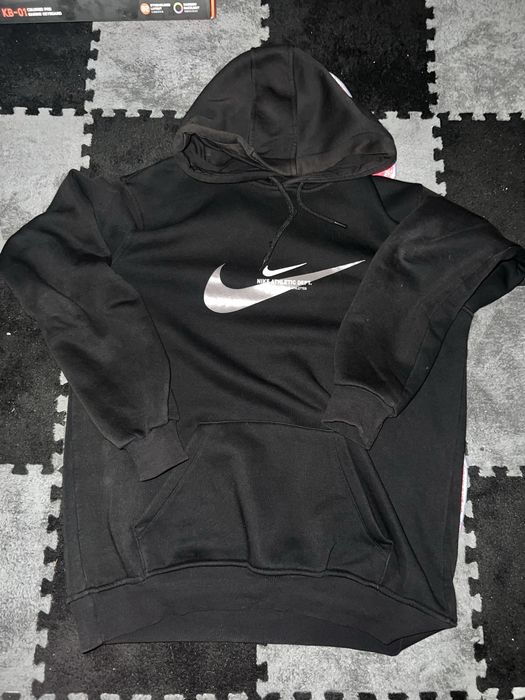 Светр Nike на флісі Б/У. На зріст 185+