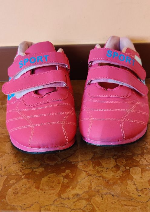 Черевики, кросівки для дівчинки