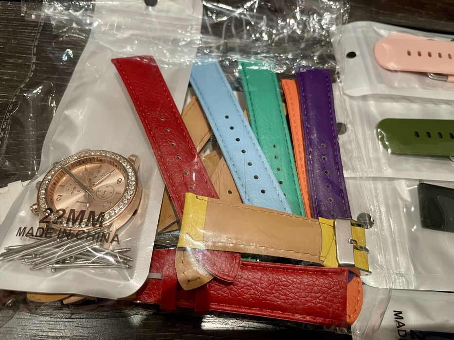 Braceletes  em celicone e couro sintetico Novas
