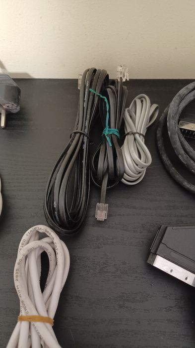 Power and data cables64585505658753123