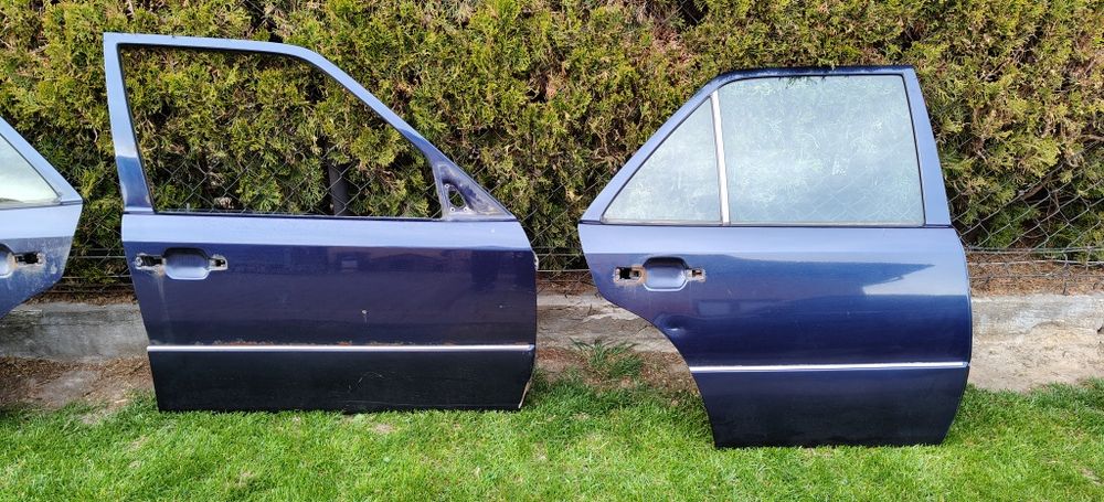 Komplet Drzwi 366 AZURITBLAU Mercedes Benz w124