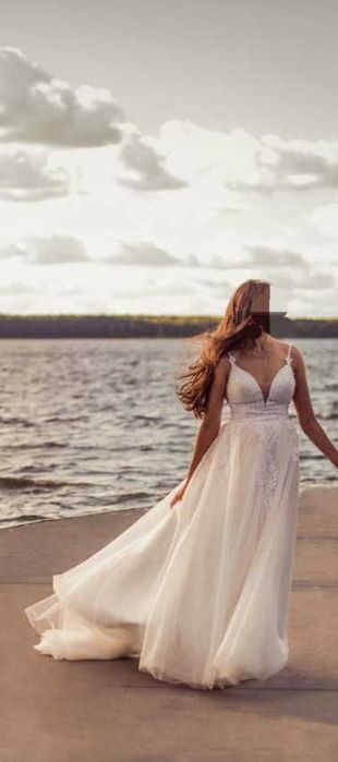 Przepiękna suknia ślubna "Carmen" litera A