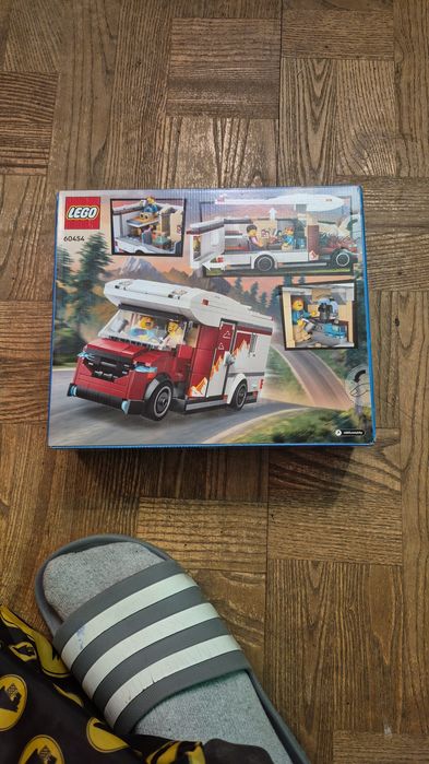 LEGO 60454 City Wakacyjny kamper pełen przygód