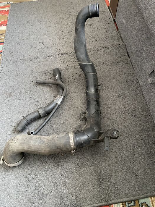 Патрубок на интеркулера на Skods Oktavia A7 1.8 бензин