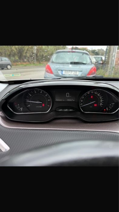 SUV Peugeot 2008 1.2 gasolina