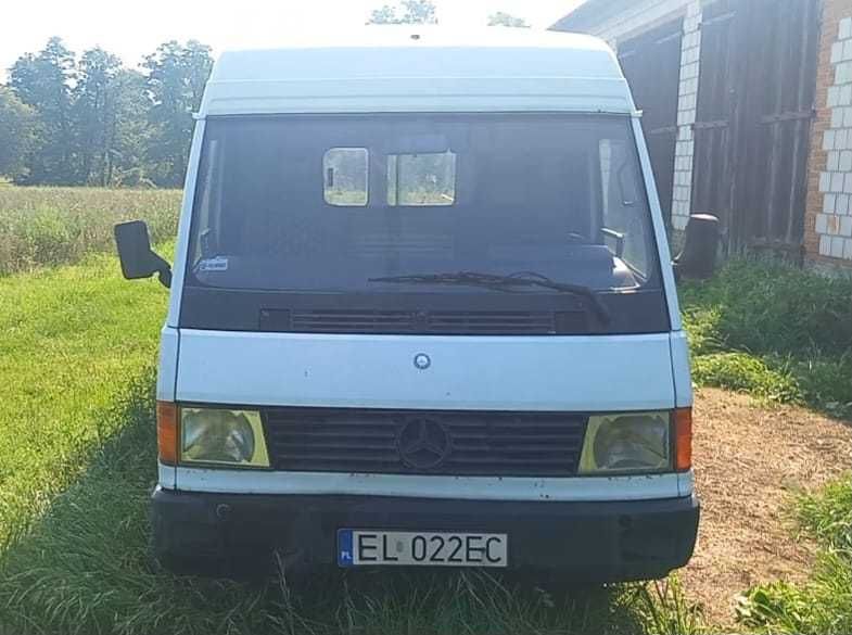 Mercedes Benz MB 100