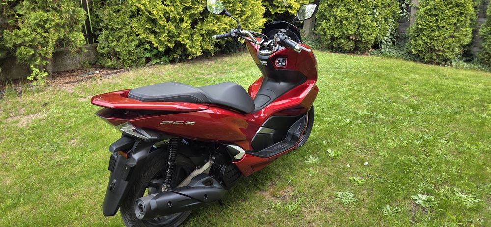 Skuter Honda PCX 125cm na kat.B  LED jak Nowy z 2020 roku  ABS