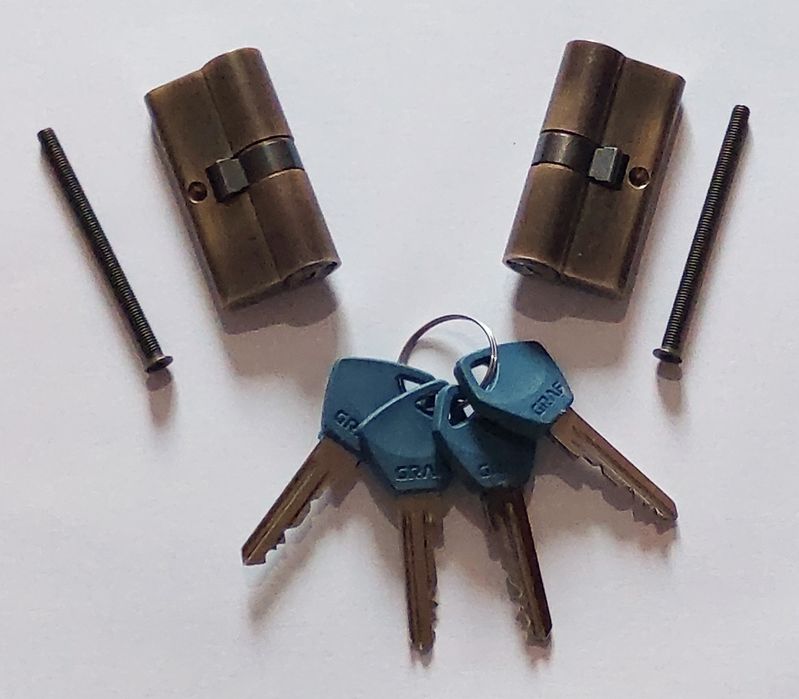 Два циліндри під один ключ (два цилиндра под один ключ)


c .l 64%


П