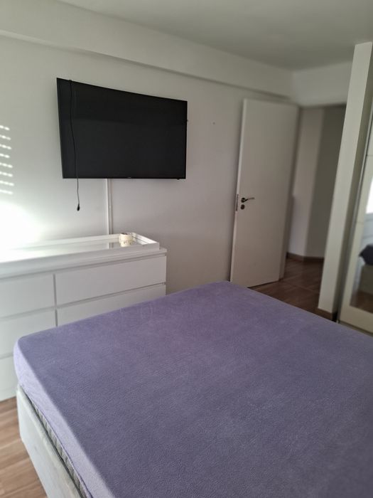 Quarto disponivel na tapada das merces entrada imediata.