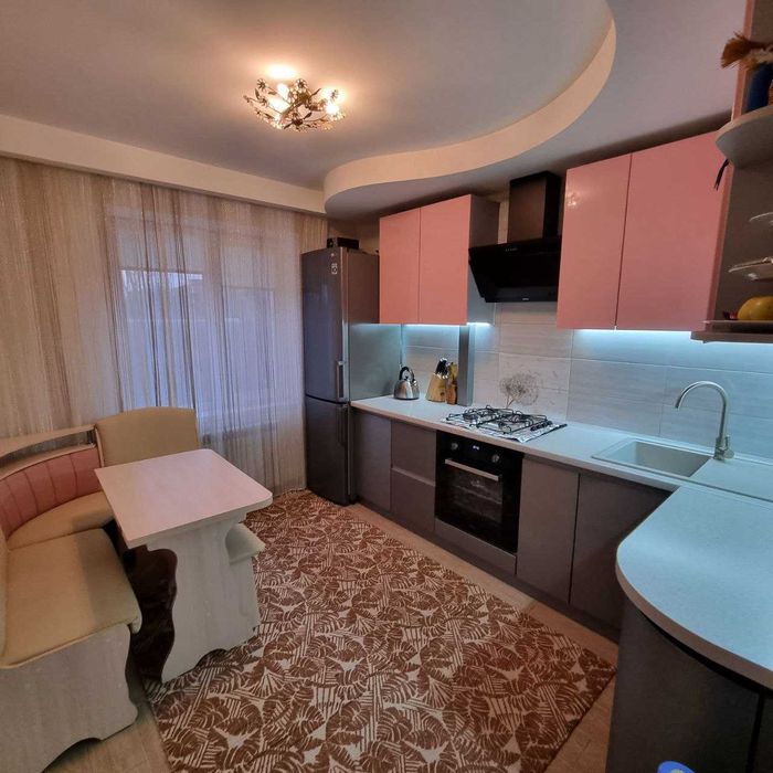 Продам 3к Парус Коммунар Свежий  ремонт !