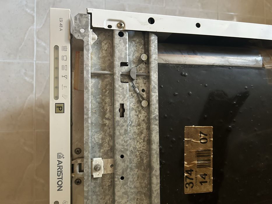 Продам посудомийку Ariston