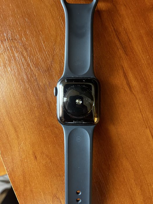 Продаю Apple Watch Nike SE 40mm GPS + Cellular (eSIM)