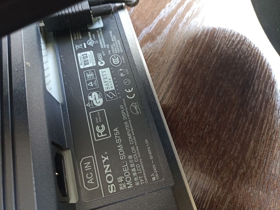 РК-монітор Sony SDM-S75A 17 "