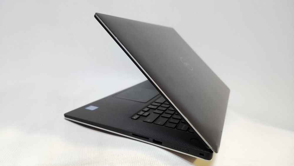 4K Dell Precision 5530 i9 8950HK 16  512 P2000 4GB