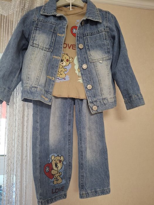 Джинсовий костюм для дівчинки трійка 4-5р. джинси