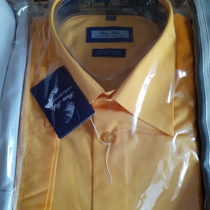 Продам рубашку белую размер по вороту 41 длина 78.5см под руками 118