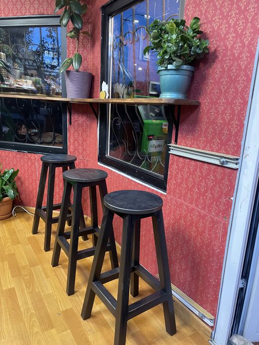 Меблі в кавярню,барні стільці,дивани,барні стійки,столи