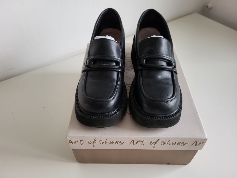 Półbuty Cesare Gaspari 38 Skóra