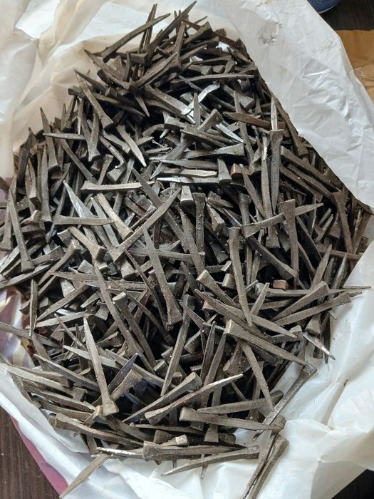 Продам кінські цвяхи( унхалі).