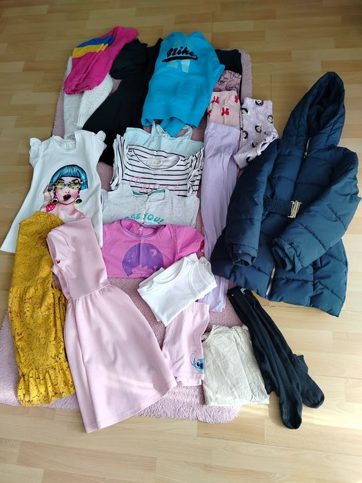 Paka ubrań dla dziewczynki 128/134 25 szt Promocja