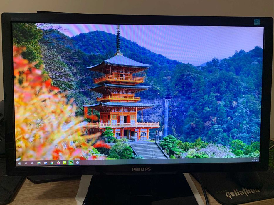 Монитор Philips 23 дюйма (FullHD)