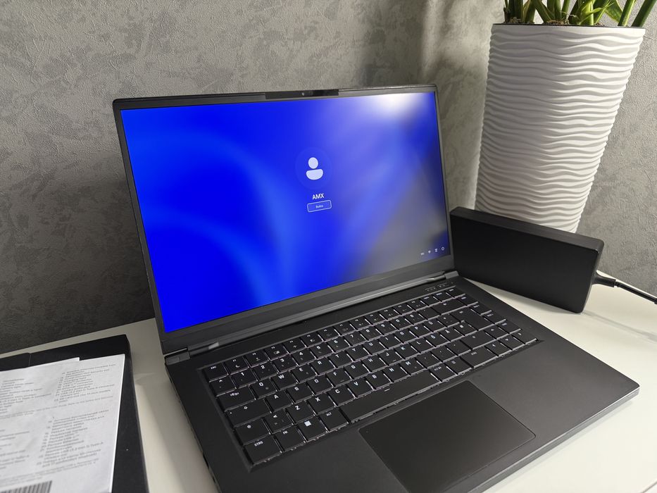 XMG/RTX2070-8GB/Core i7/144Hz/512GB/16GB/Ноутбук.