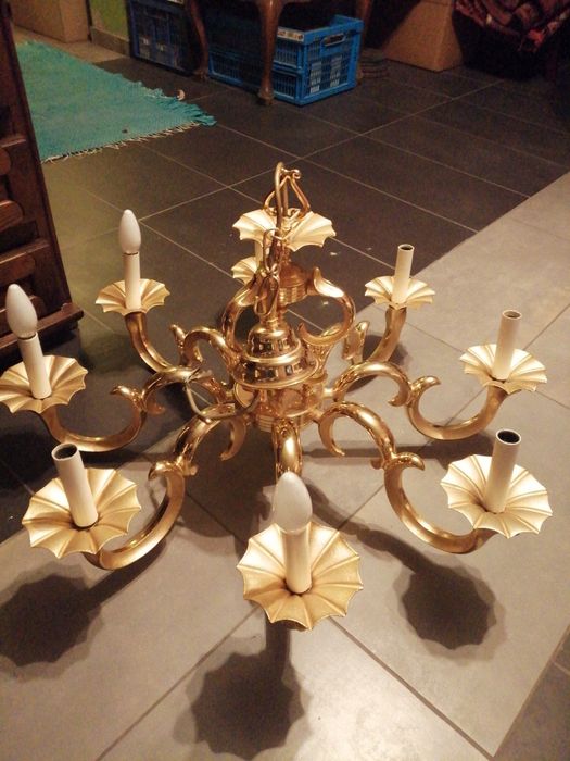 Piękny ciężki żyrandol mosiężny. Vintage
