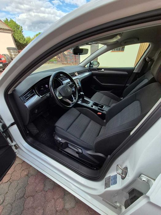 Volkswagen Passat Variant 1.5 TSI 150 KM DSG Business Rok modelowy 2021