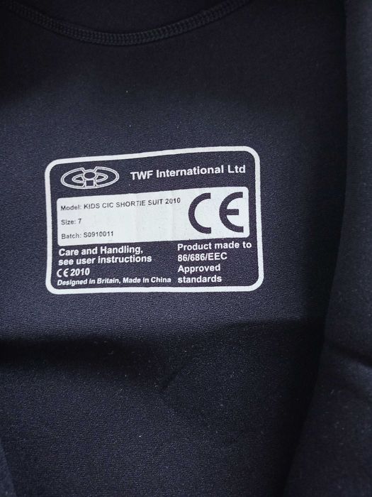 Pianka neoprenowa chłopięca 146 stan bardzo dobry