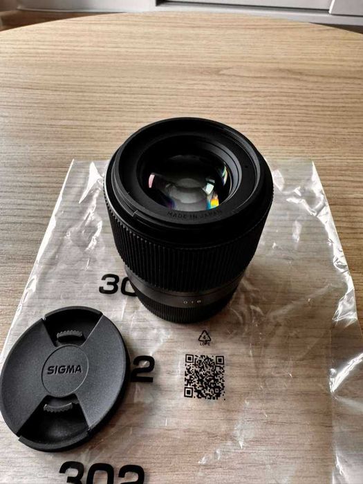 Sigma 30mm f/1.4 DC DN Sony E, jak nowy, komplet