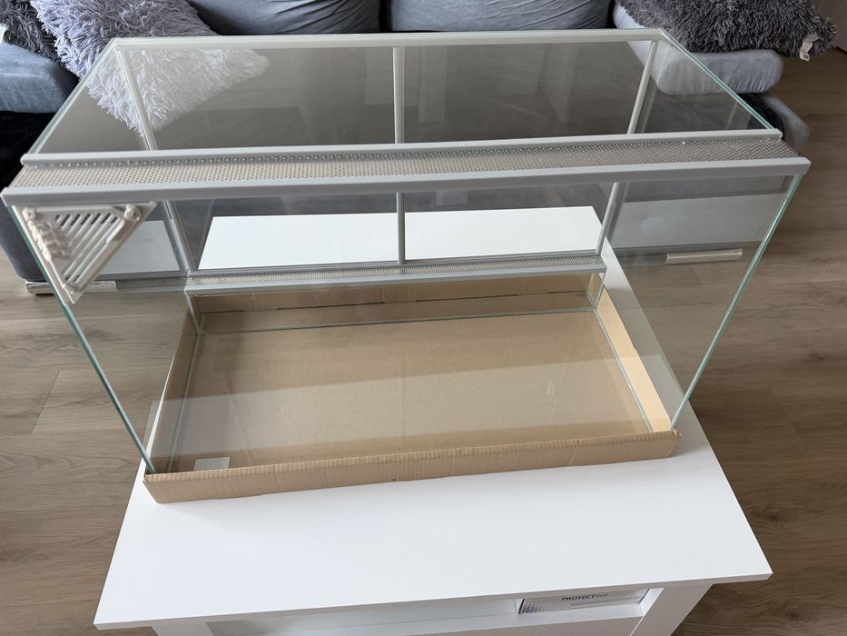 Terratrium wraz z wyposażeniem