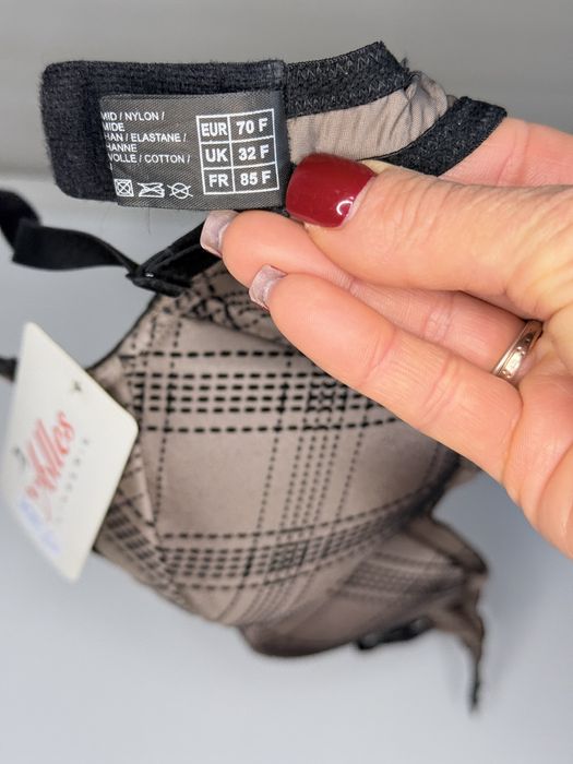 Alles,Kinga уплотненные