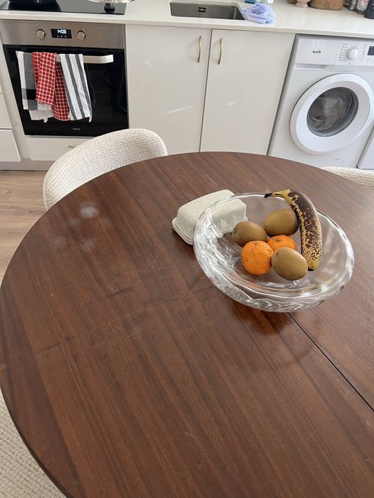 Vendo mesa de jantar em madeira extensivel