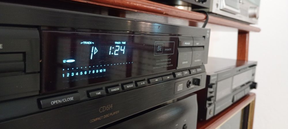 Leitor de CD Philips CD-614