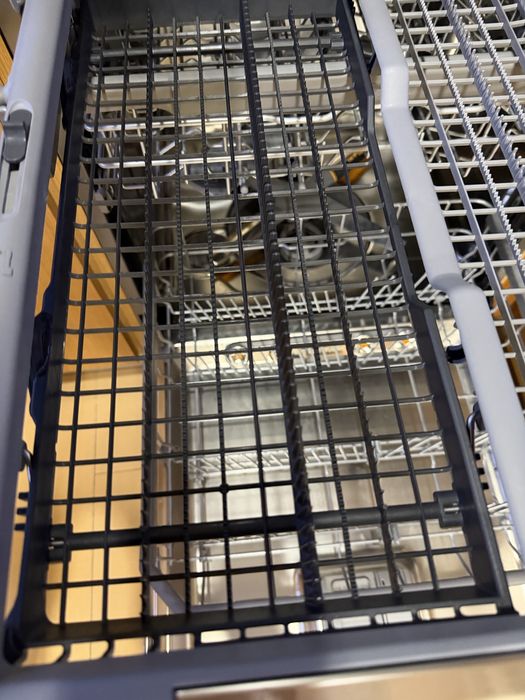 Máquina de lavar loiça LG com conectividade WI-FI