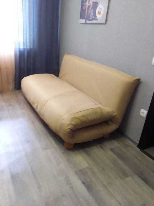 Раскладной диван.