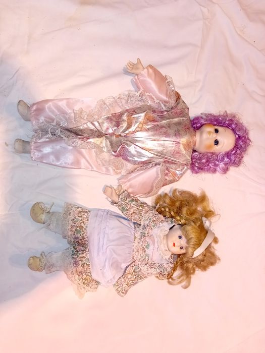 Conjunto de 2 Bonecas Antigas em Porcelana