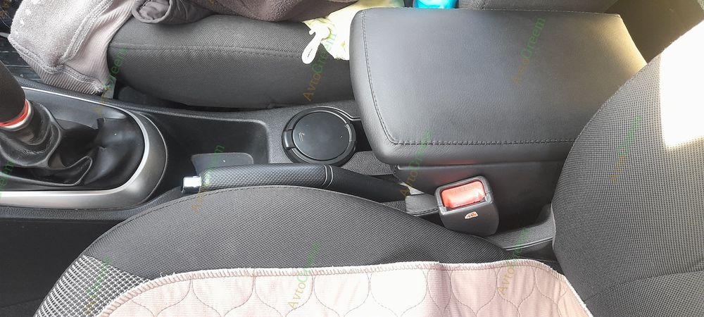 Підлокітник для Hyundai Accent 13 / Хюндай АКЦЕНТ