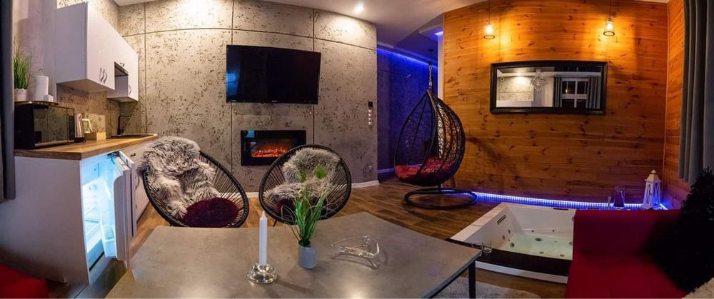Apartament na wyłączność z jacuzzi w salonie