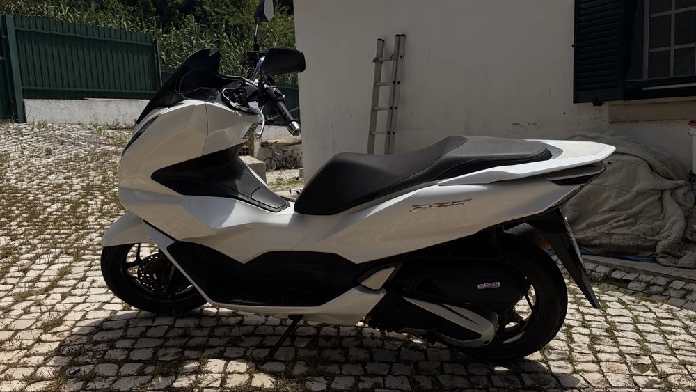 Honda PCX 2022 pronta a anda