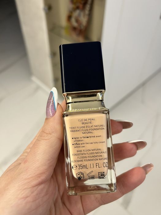 Тональний Cle De Peau Beaute