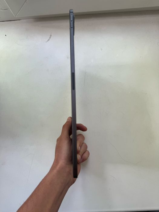 LIKE NEW!!! Ipad m4 pro