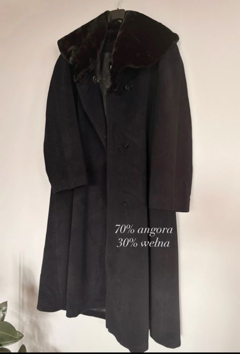Czarny dlugi klasyczny welniany plaszcz angora z naturalmym futrem