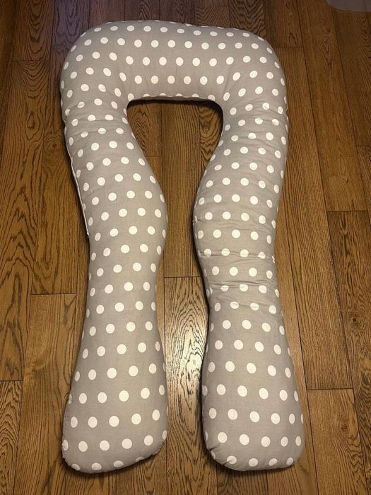 Poduszka ciążową do spania i karmienia