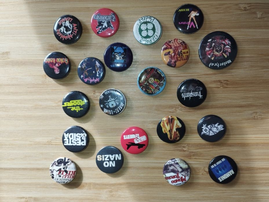 Pins Rocknroll e punk