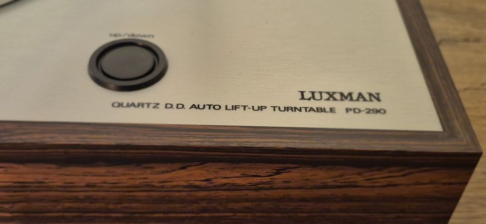 Gramofon Luxman PD-290