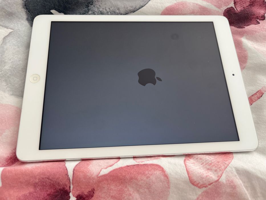 iPad Air 32GB Wi-Fi — Ecrã Impecável (Testado e a Funcionar)